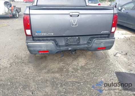 2017 Honda Ridgeline Rtl from USA, damaged, VIN 5FPYK3F52HB032017